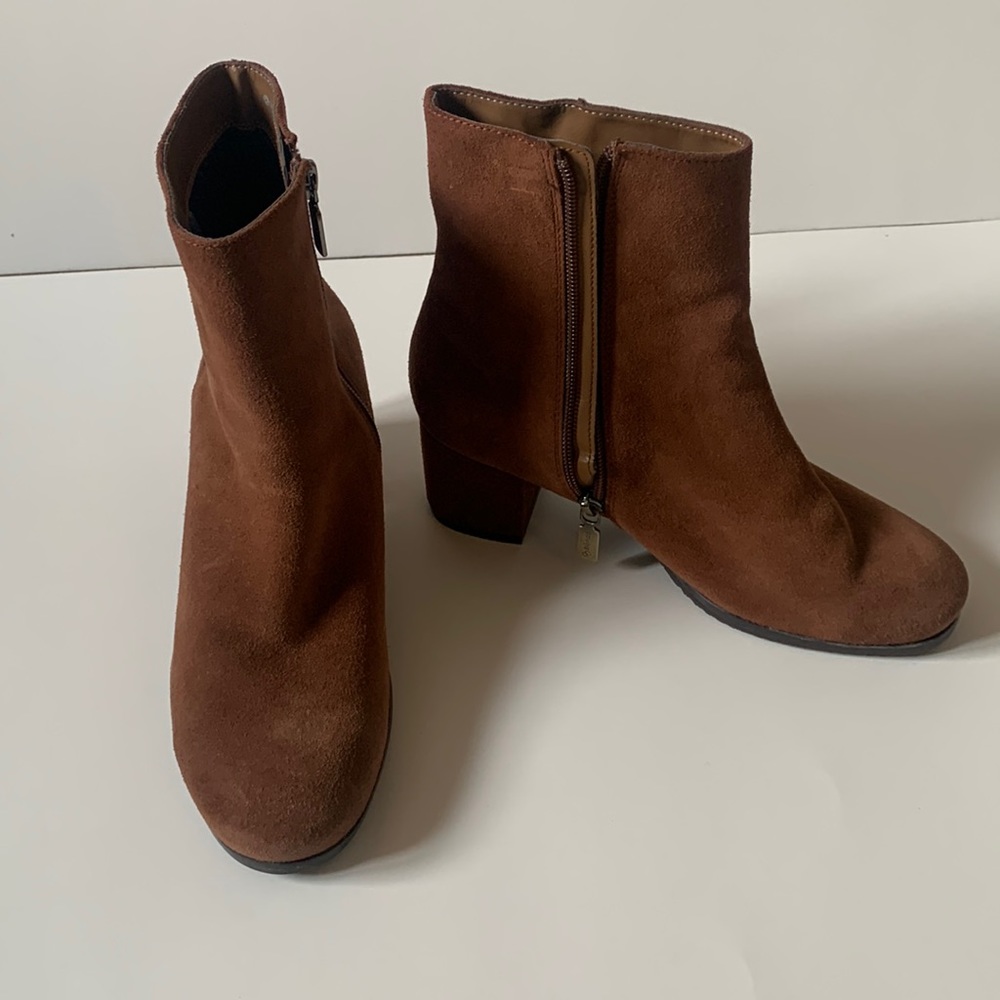 Blondo ankle booties 7.5 in brown